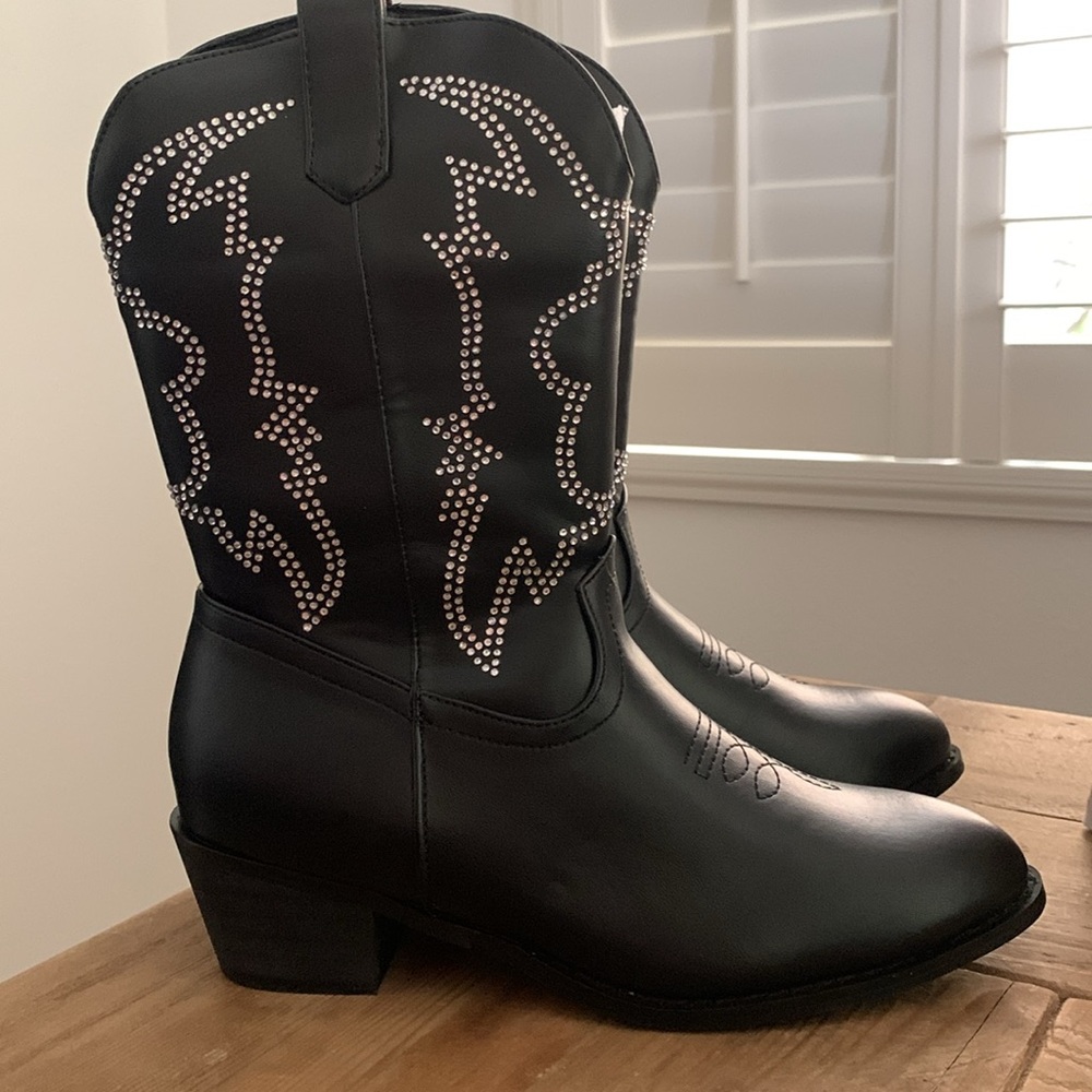 Brand new girls cowboy boots!